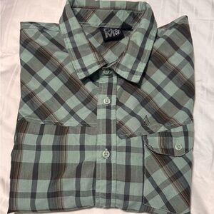 Volcom Short Sleeve Button-down
Size XXL